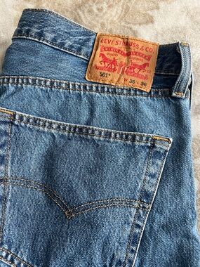 Levi's 501 Classic Straight Blue Denim Jeans